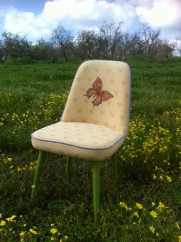 כסא וינטג' פרפר, רקום בעבודת יד