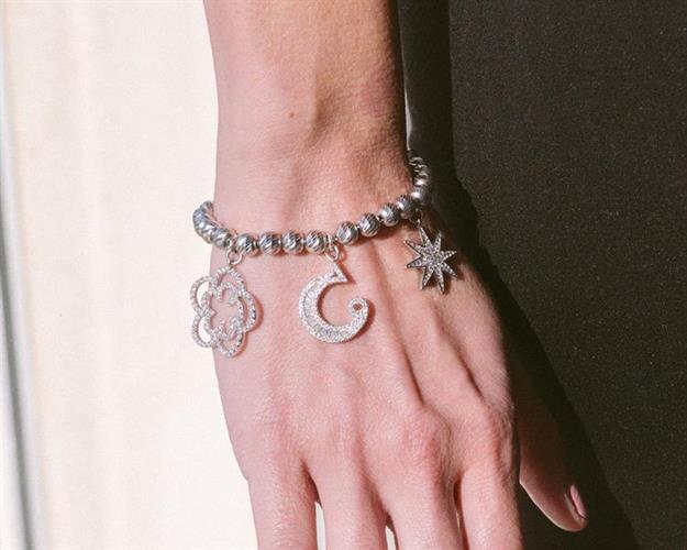 B-03 צמיד כסף עם תליונים (צ'ארמים) תלויים - אות לבחירתך