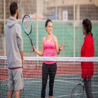 שיעור טניס זוגי - על המגרש ומעבר לו