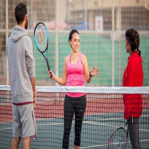 שיעור טניס זוגי - על המגרש ומעבר לו