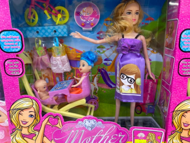 בובה בהיריון עם אביזרים