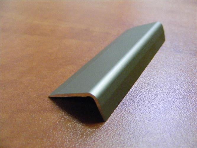 סף זוית לפרקט 10*20 אורך 3 מטר