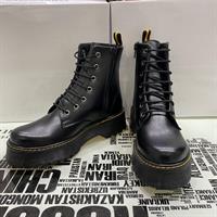 מגפון young טרקטור בצבע שחור מט