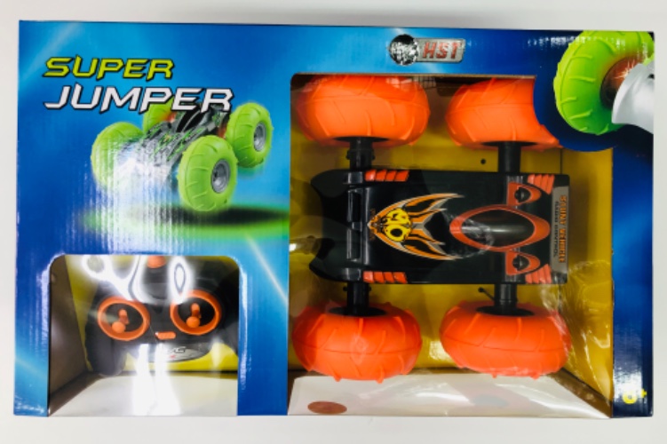 מכונית פעלולים מתהפכת ענקית