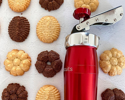 מתכון לעוגיות נוסטלגיות עם מכשיר זילוף העוגיות של Marcato