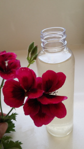 מיים ארומטיים - הקסם של גינת התבלינים