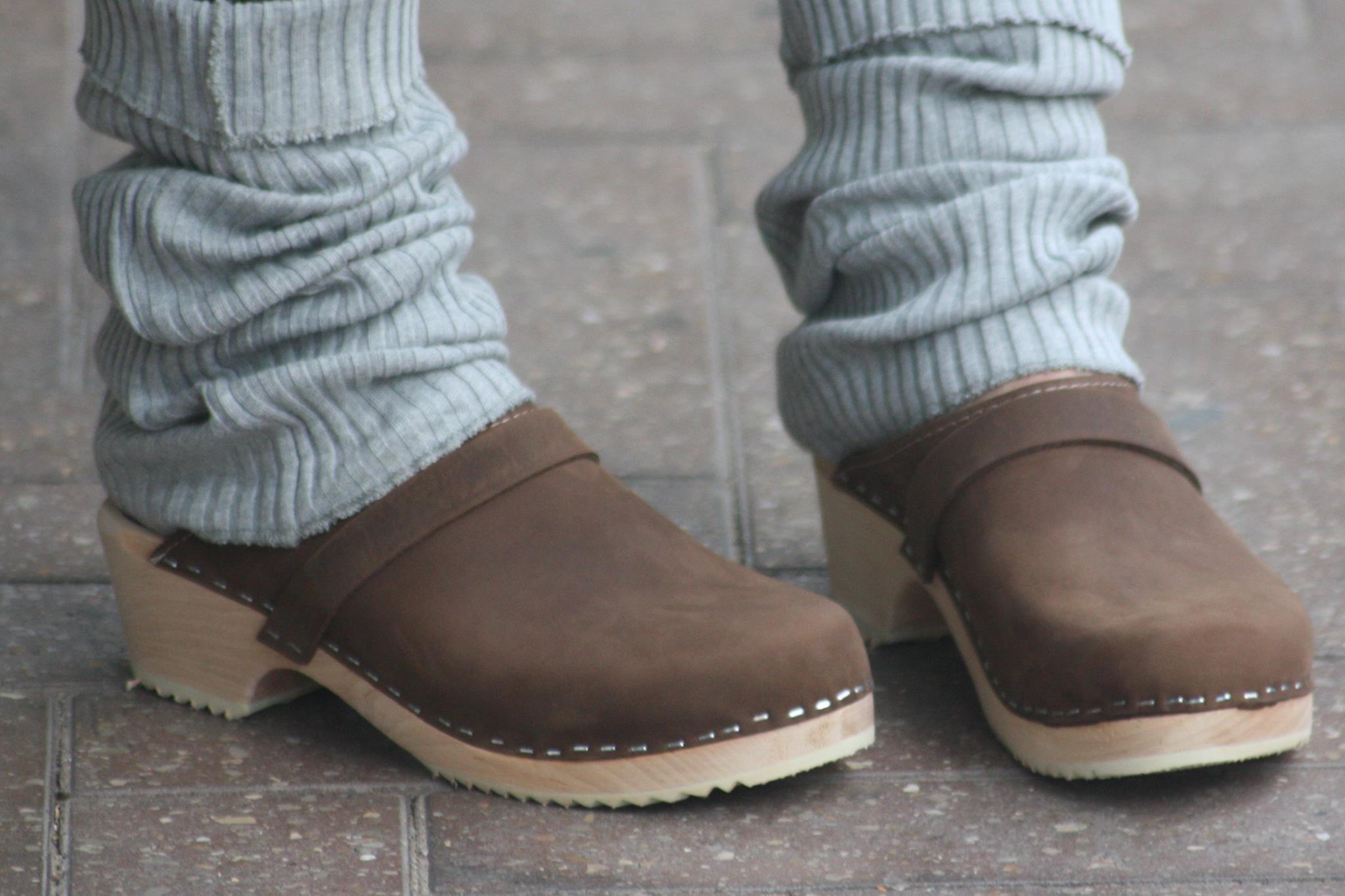 רגל קשת גבוהה ועצם בולטת